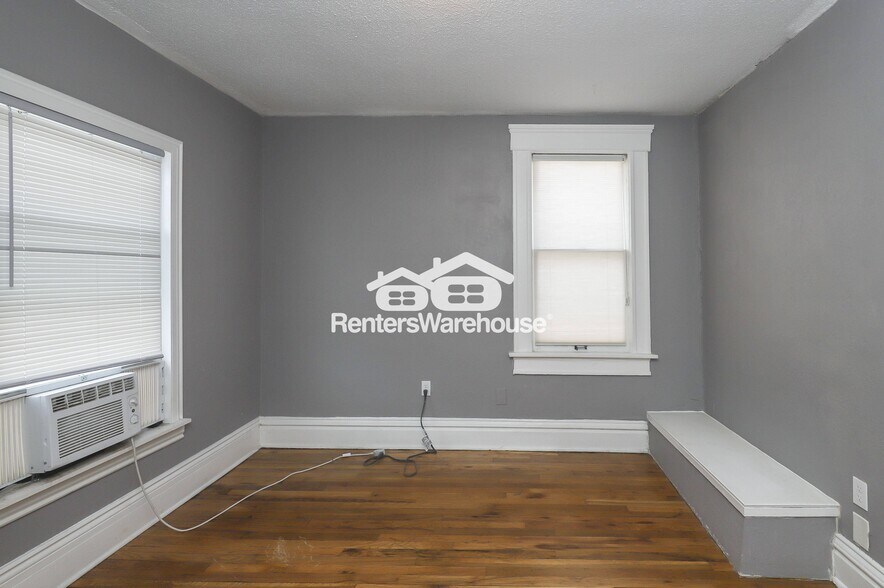 Building Photo - 4105 Oak St