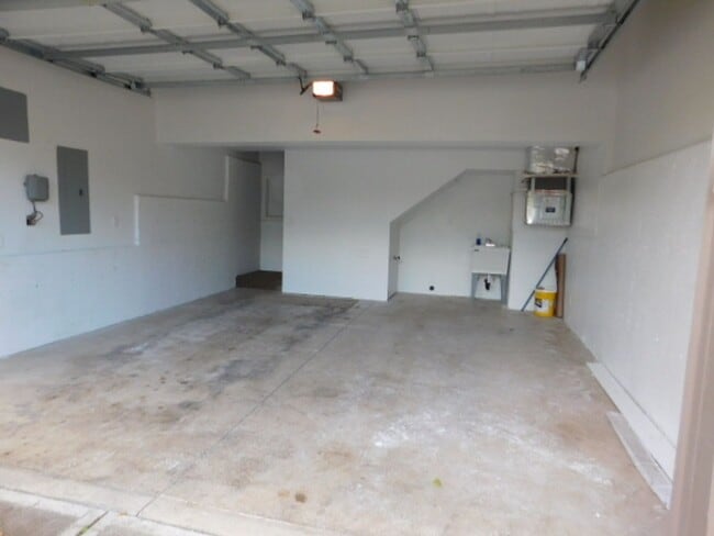 Building Photo - 3Bd/2Ba Single Story Home - For viewing beginning 4/27/2026!