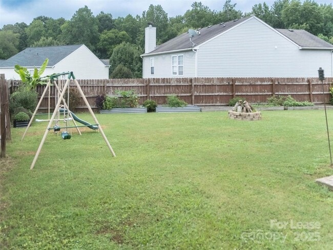 Building Photo - 910 Torsion Lane