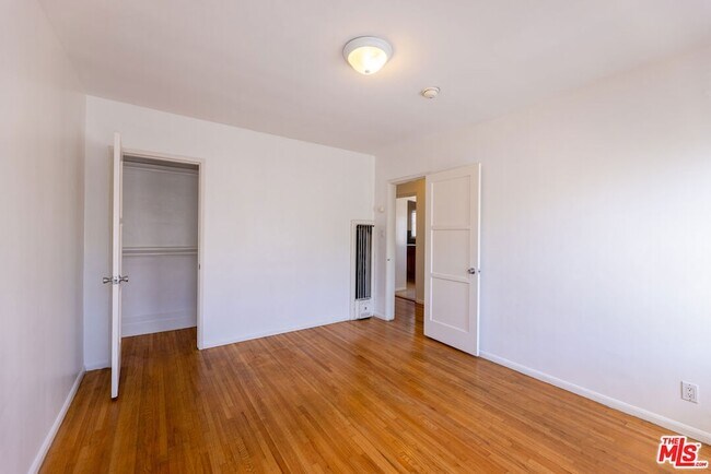 Building Photo - 8539 1/2 Cashio St