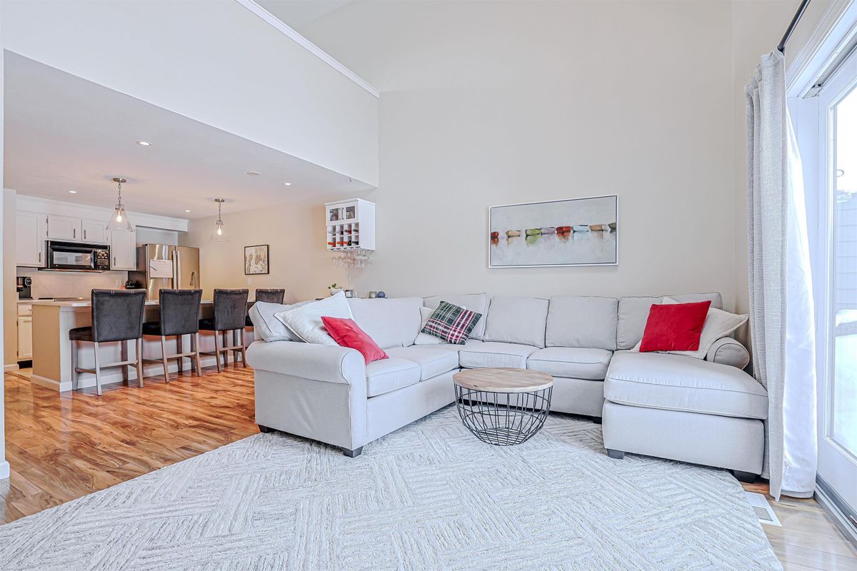 Building Photo - 35 Montrose