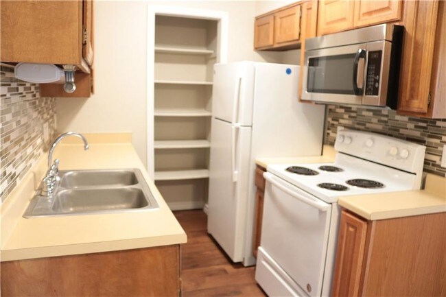 Building Photo - 1200 Sam Bass Cir