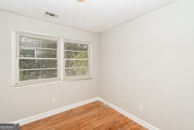 Building Photo - 3990 Rutgers Dr SW