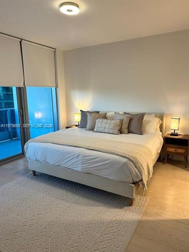 Building Photo - 200 Biscayne Blvd Way