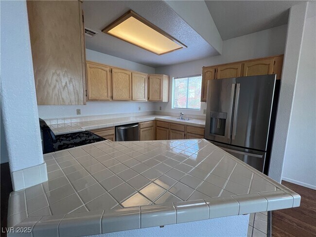 Building Photo - 8301 Boseck Dr