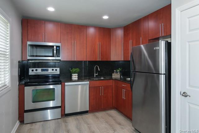 Building Photo - 40 Middleton Rd