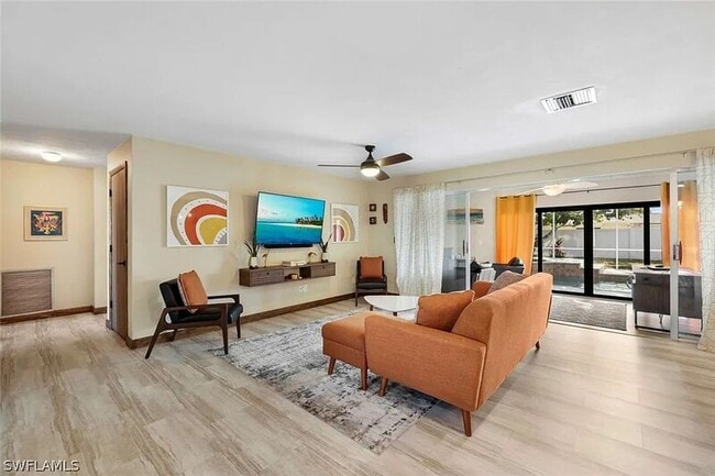 Building Photo - 2635 SE 18th Pl