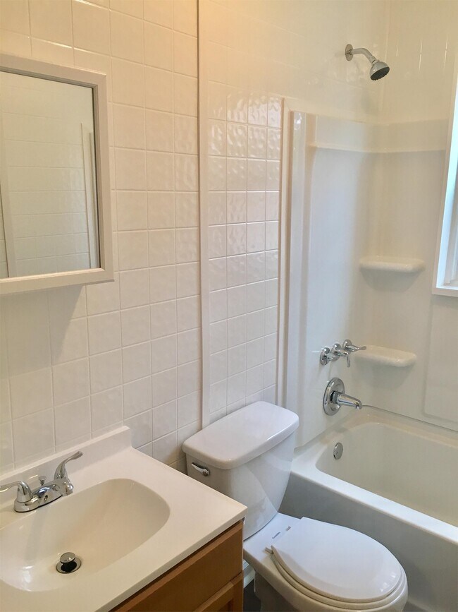 Building Photo - 111 Crane Ave