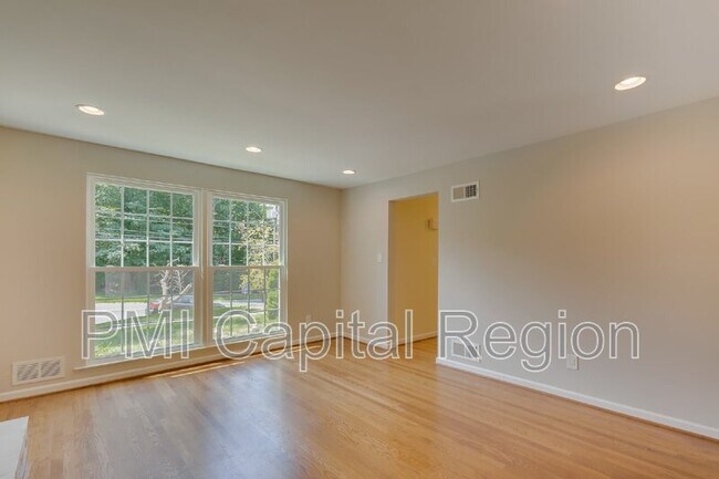 Building Photo - 7021 Whittier Blvd