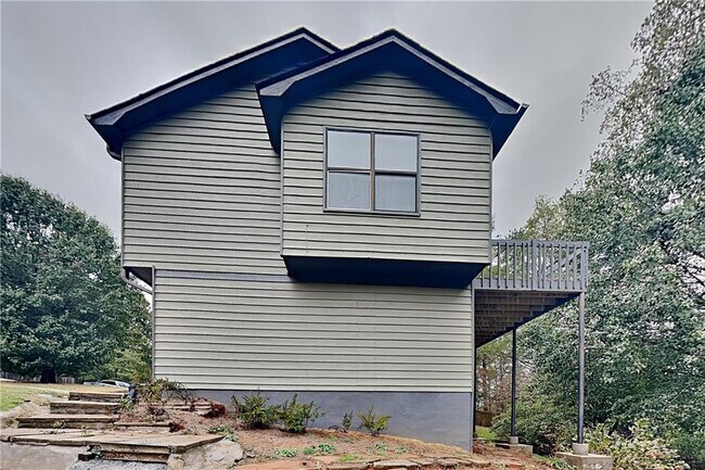 Building Photo - 1105 Tom Ln