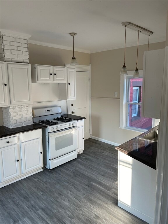 Building Photo - 230 Pleasant St