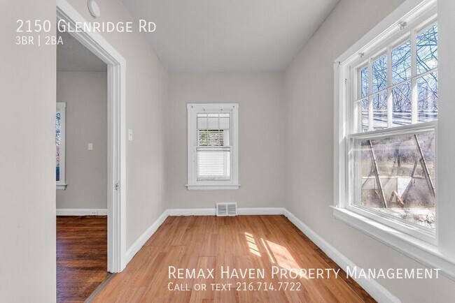 Building Photo - 2150 Glenridge Rd