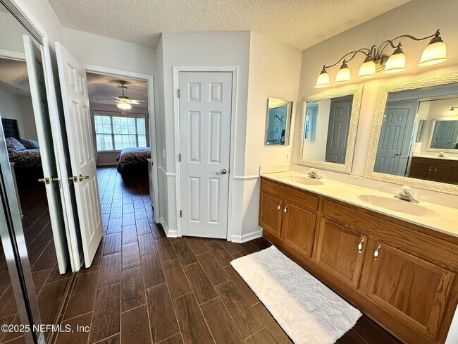 Building Photo - 1672 Pinecrest Dr