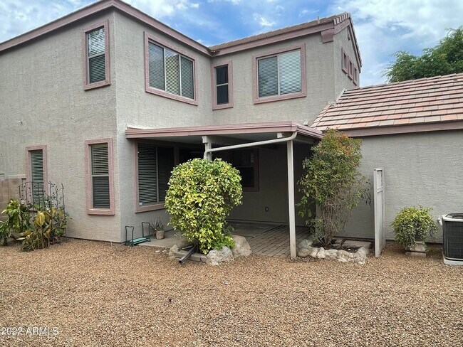 Building Photo - 2924 S Cole Dr