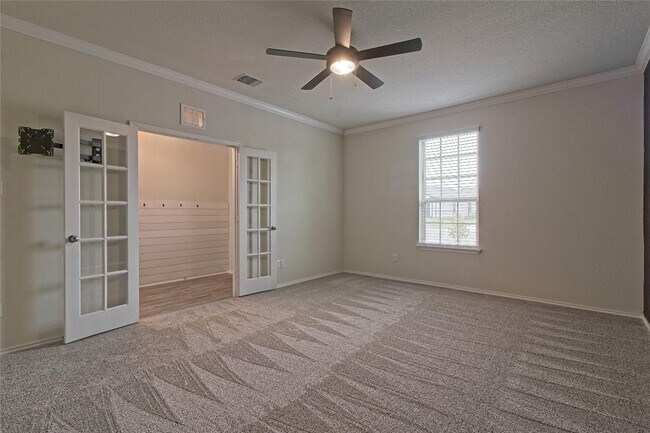 Building Photo - 601 Hummingbird Ln