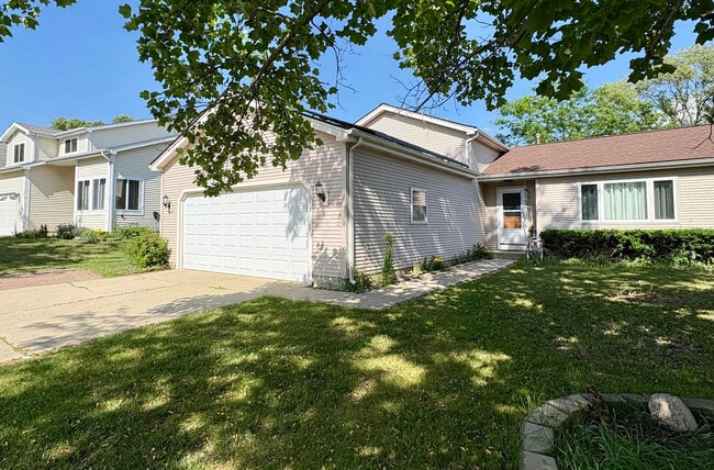Primary Photo - 313 Linden Dr