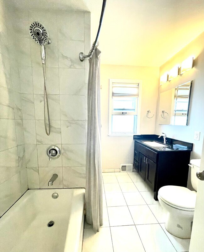 Bathroom - 3246 Hayes St NE