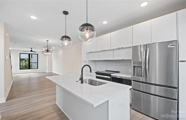 Building Photo - 4523 Radler Ct