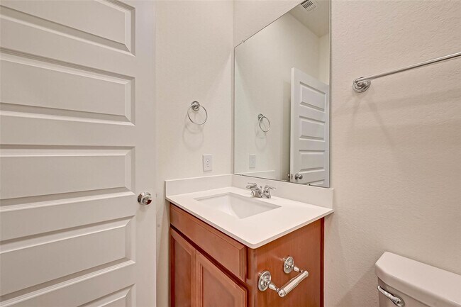 Building Photo - 8022 Pinebrook Arbor Ct