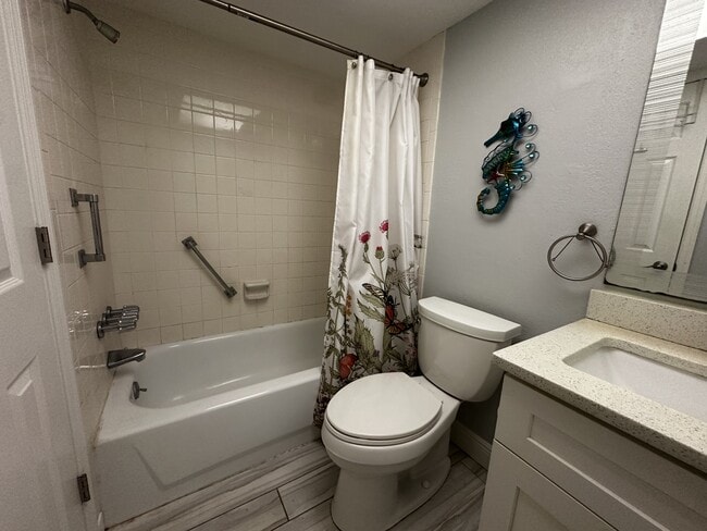 Building Photo - 708 S Tamiami Trl