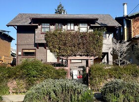 Building Photo - 2733 Russell St