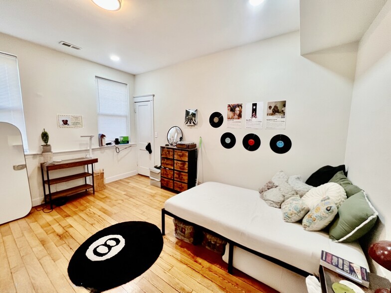 Building Photo - 16 Copenger St