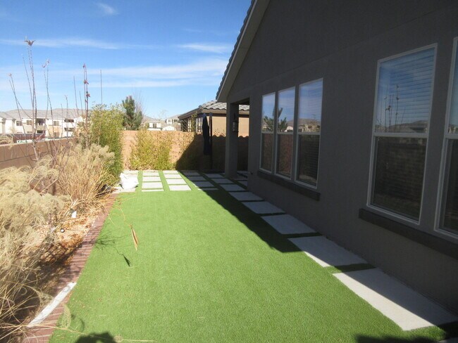 Building Photo - 8715 Sugarite Trail NE