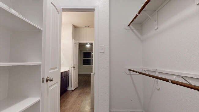 Building Photo - 3535 Cannon Dr