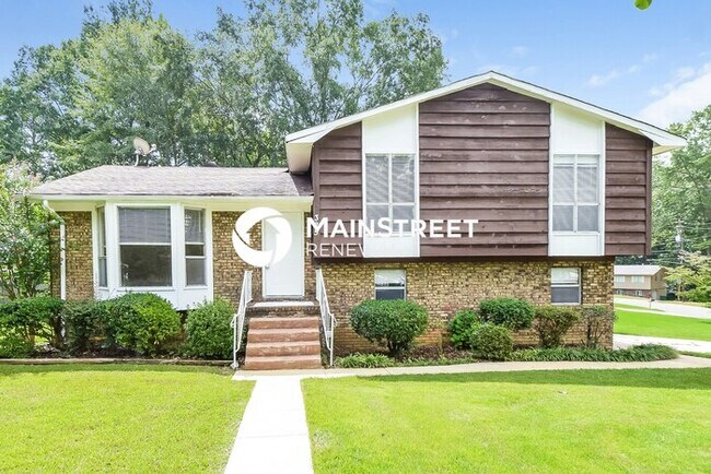 Primary Photo - 3 Bedroom Pet-Friendly Home in Pleasant Gr...