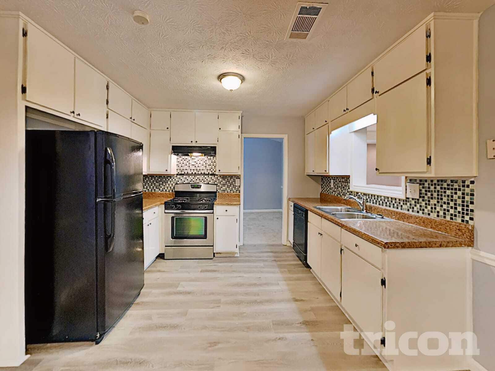 Building Photo - 718 Post Rd Ln