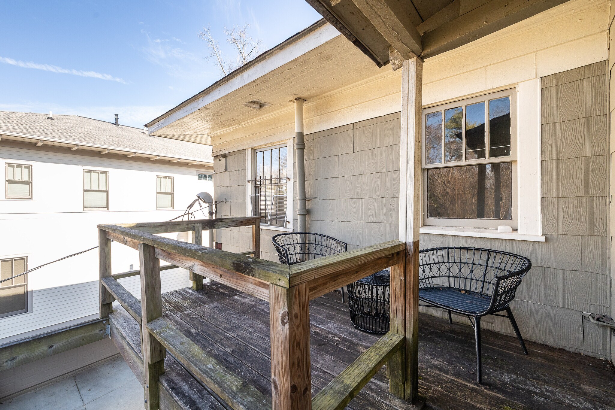 Building Photo - 300 Oxford Pl NE