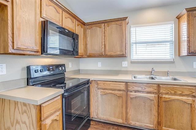 Building Photo - 1116 Boxwood Dr