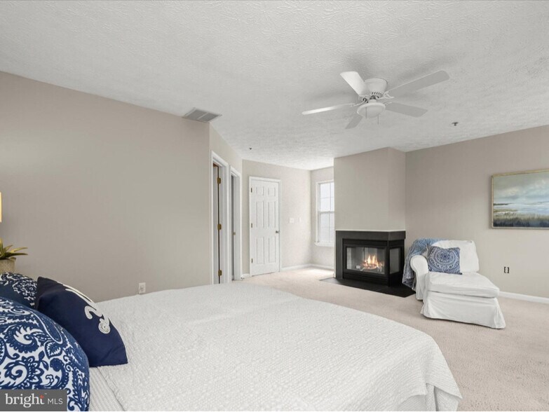 Building Photo - 10 Ironstone Ct