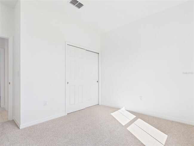 Building Photo - 5824 SW 70th Ave