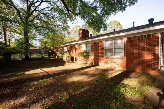 Building Photo - 500 S Mississippi St
