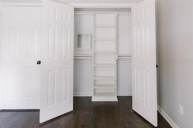 Building Photo - 6510 Larissa Cir