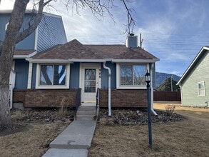 Building Photo - 886 London Green Way