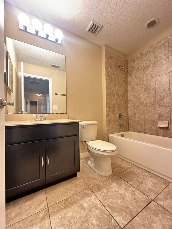 Building Photo - 2412 Seven Oaks Dr