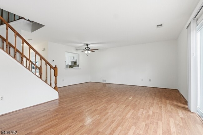 Building Photo - 374 Aldeburgh Ave