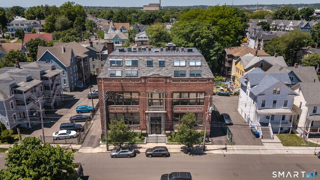 Building Photo - 325 Myrtle Ave