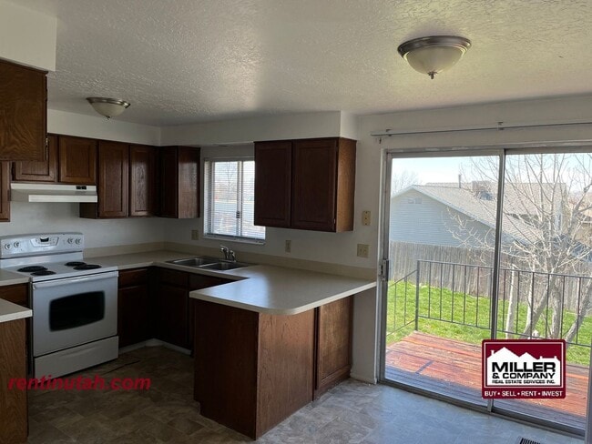 Building Photo - COMING SOON! Home For Rent! 1221 N. Qunicy...