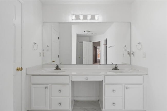 Building Photo - 2123 Beacon Crest Dr