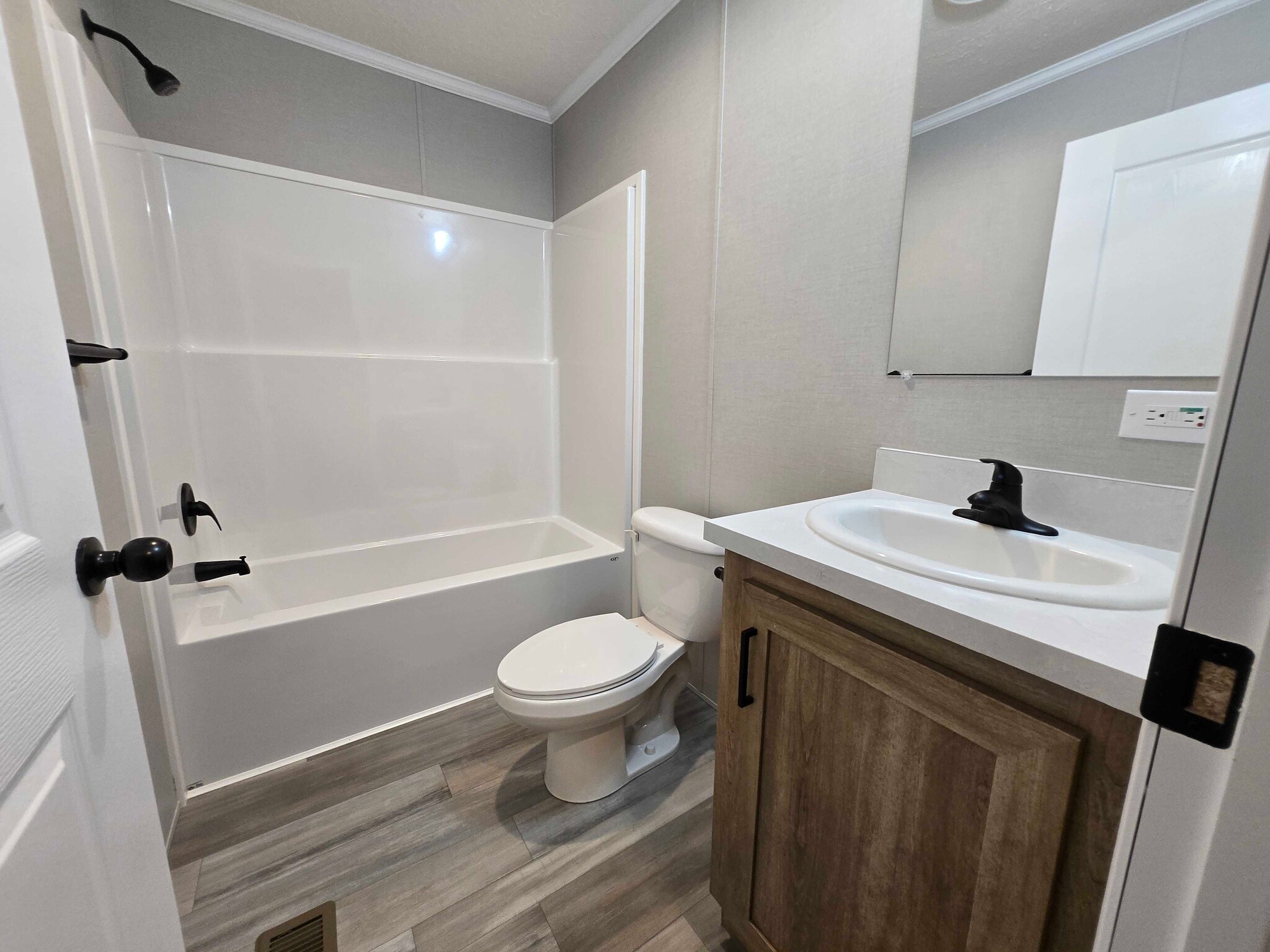 Building Photo - 29884 Jamestown Dr