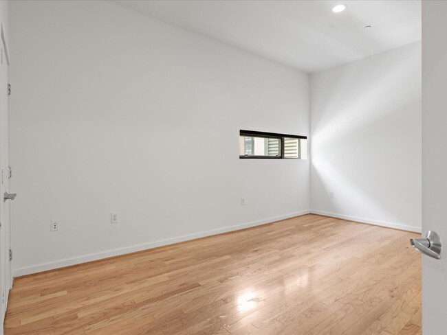 Building Photo - 1414 Belmont St NW