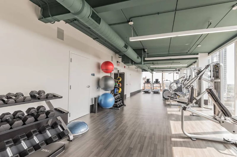 Building Photo - 754 W Sheridan Rd