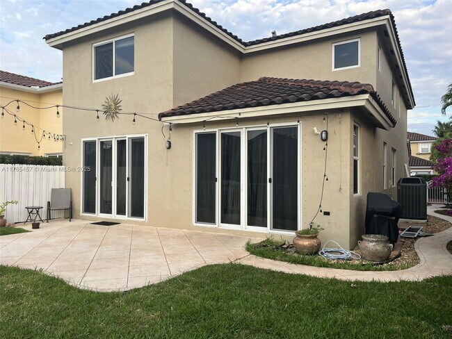 Building Photo - 14670 SW 132nd Ct
