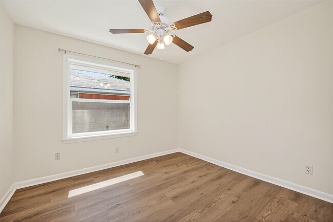 Building Photo - 7950 Longridge Dr