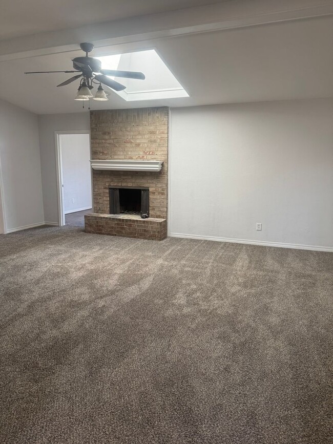 Building Photo - Puckett West 3/2/2  1/2 OFF FIRST MONTHS RENT