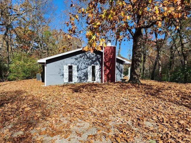 Building Photo - 8206 Dogwood Trail