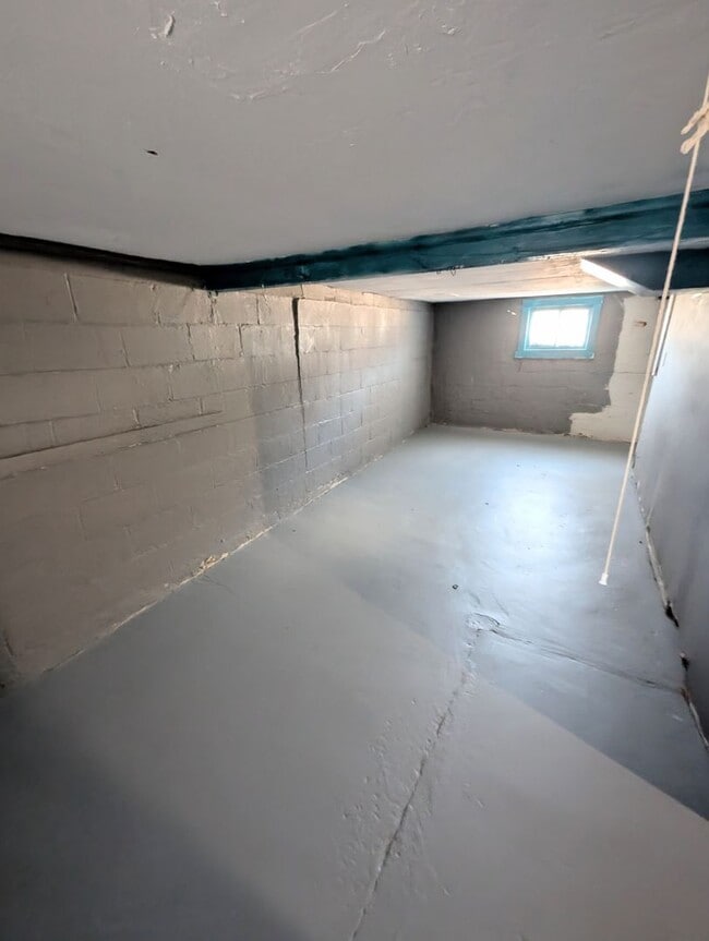 Building Photo - $500 OFF Your First Month's Rent!